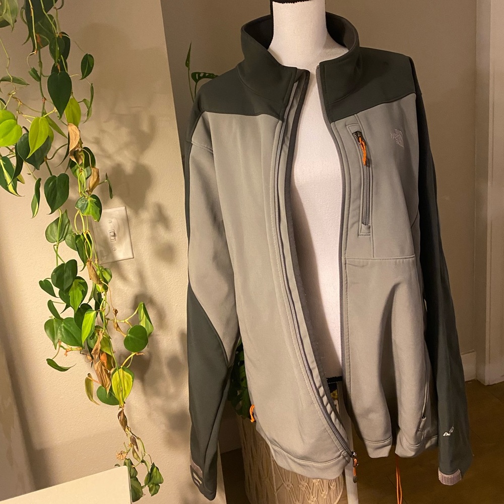 Men’s North Face Apex Two Tone Jacket